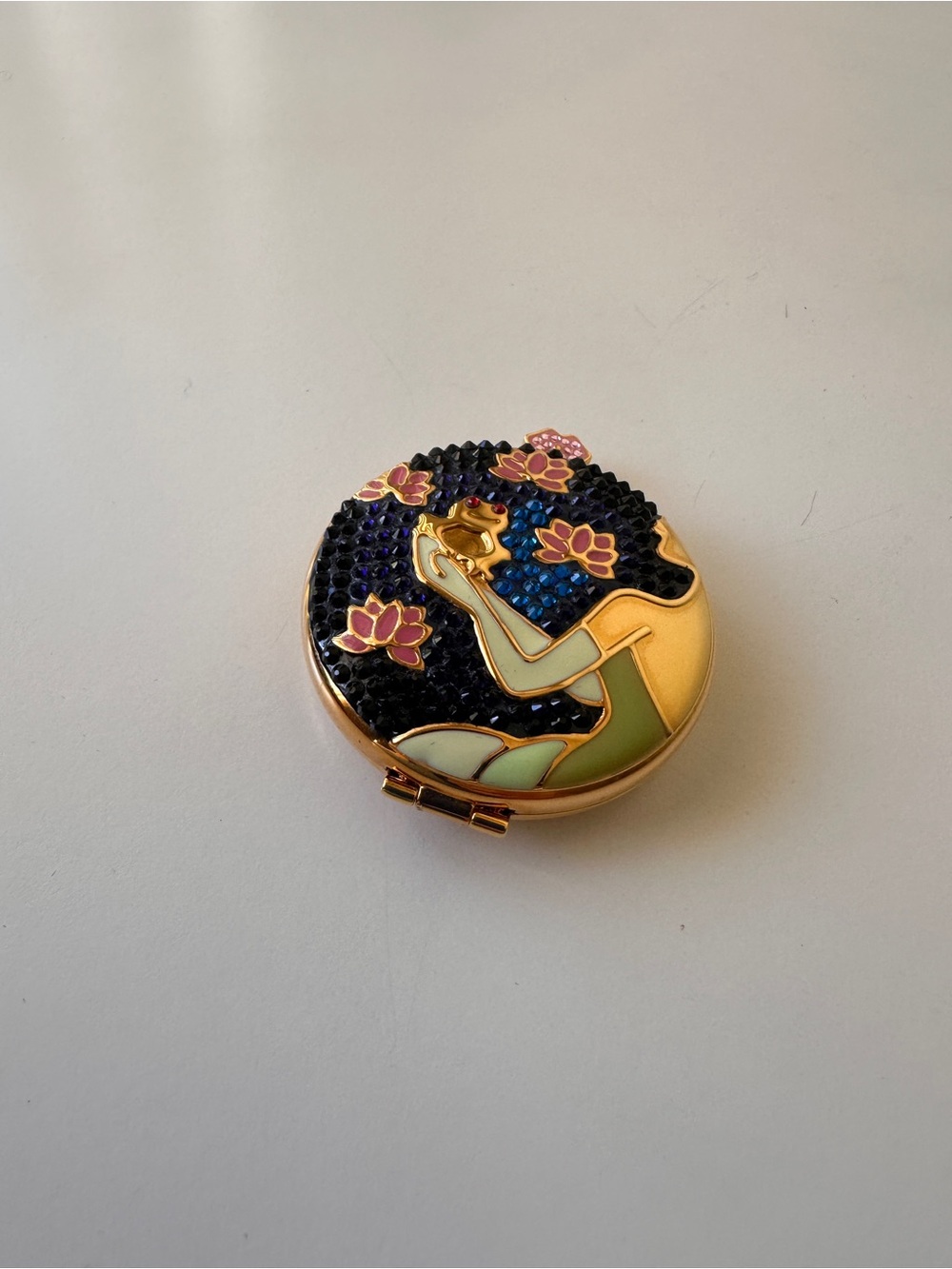 Estee Lauder The Princess Collection Powder - Picture 8 of 8